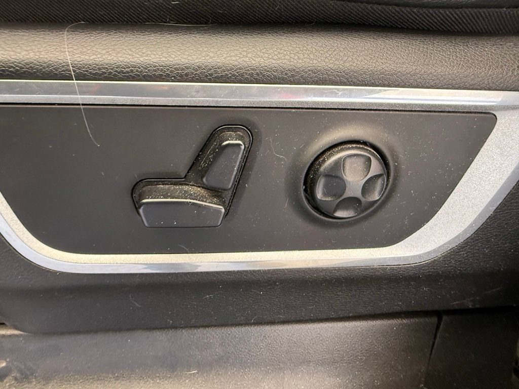 Used 2020 RAM 1500 Laramie AWD/4WD image 16