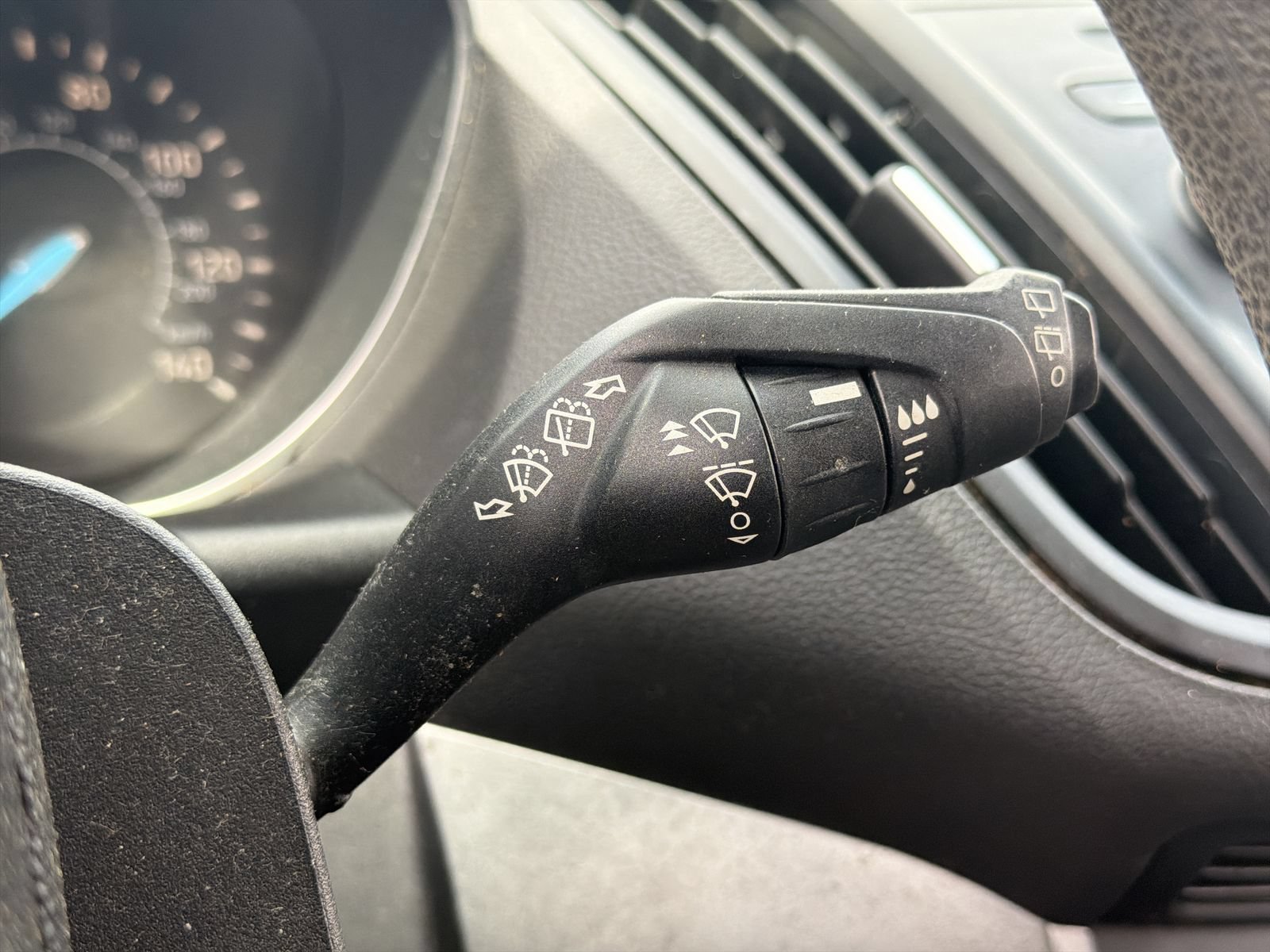 Used 2017 Ford Escape SE AWD/4WD image 26