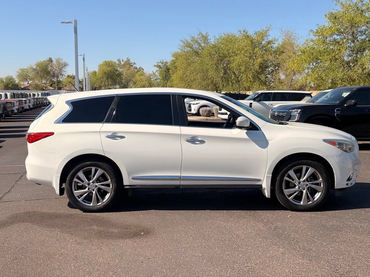 Used 2013 INFINITI JX35 FWD w/ Premium Pkg image 7