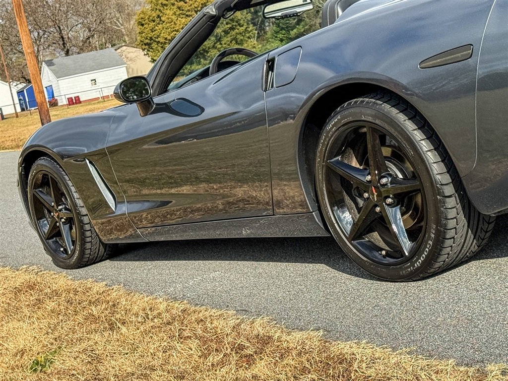 Used 2013 Chevrolet Corvette Convertible RWD image 24