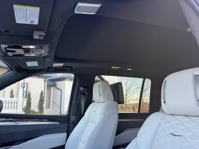 Used 2026 Cadillac Escalade ESV Platinum Sport w/ LPO, Floor Liner Package AWD/4WD image 23