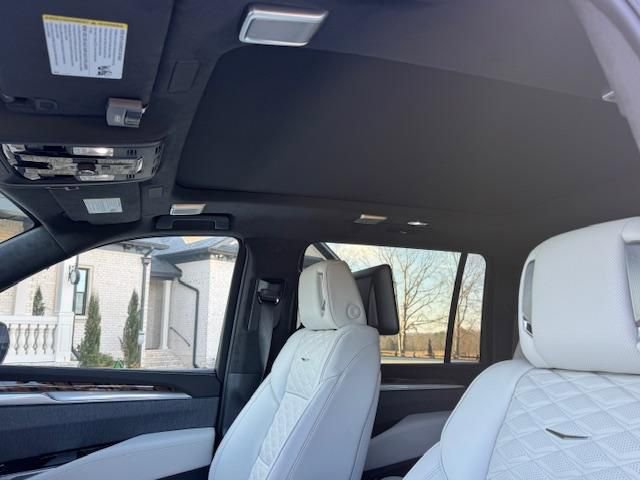 Used 2026 Cadillac Escalade ESV Platinum Sport w/ LPO, Floor Liner Package image 23