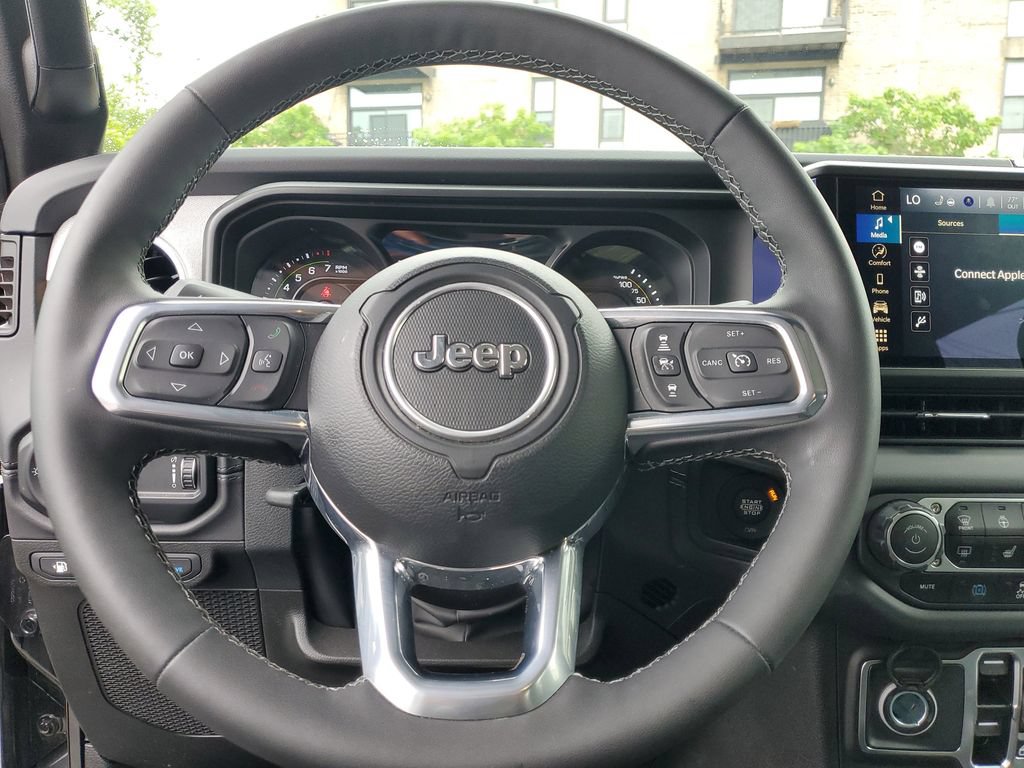 Certified 2025 Jeep Wrangler Unlimited Sahara AWD/4WD image 22