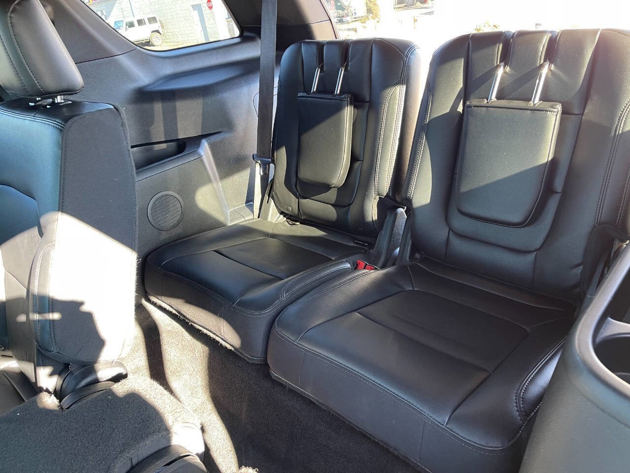 Used 2017 Ford Explorer XLT w/ Equipment Group 202A image 12