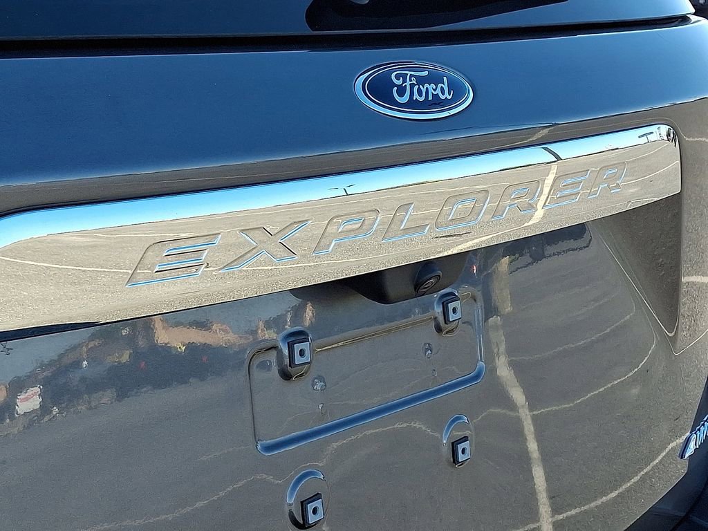 Certified 2023 Ford Explorer XLT w/ Equipment Group 202A image 34