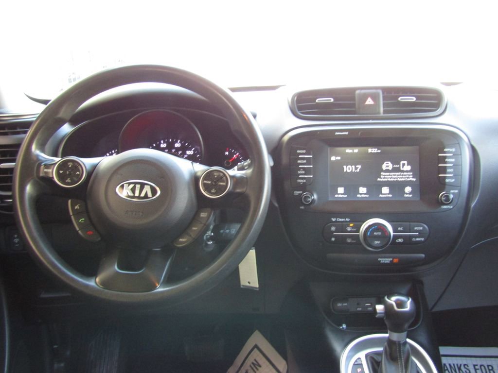 Used 2018 Kia Soul + image 5