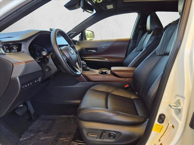 Used 2021 Toyota Venza Limited w/ Carpet Mat Package (TMS) AWD/4WD image 17