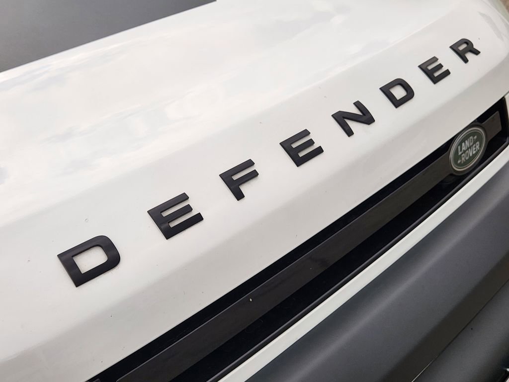 Used 2023 Land Rover Defender 110 S image 13