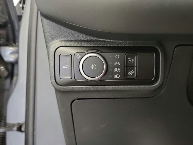 Used 2025 Ford Explorer Active w/ Active Comfort Package image 38