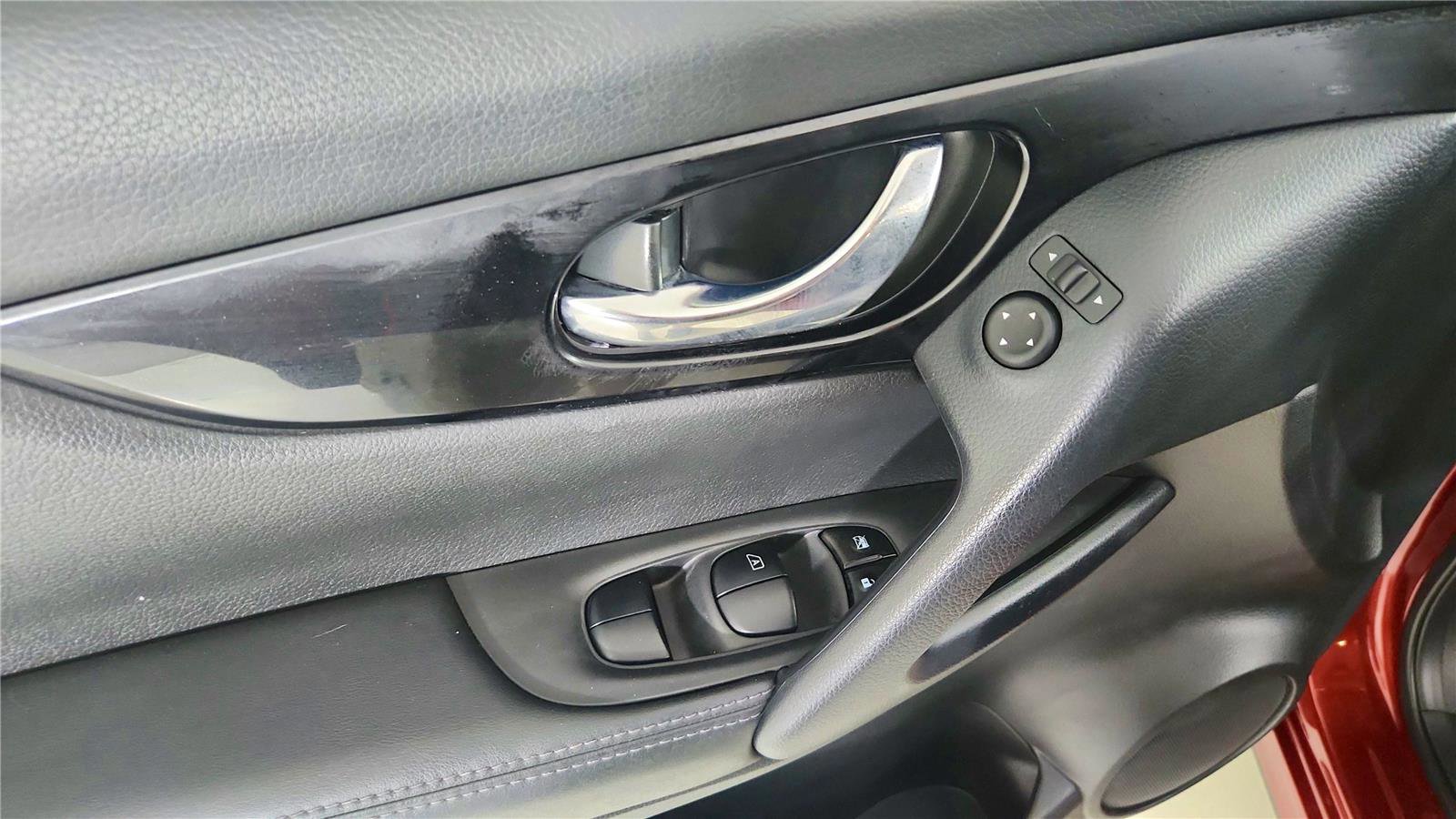 Used 2022 Nissan Rogue Sport SV image 30