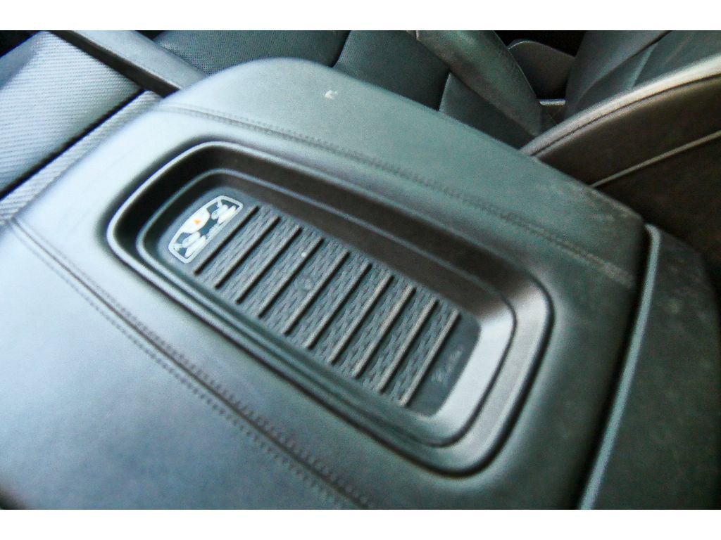 Used 2019 Cadillac Escalade Luxury w/ Escalade Sport Edition AWD/4WD image 27