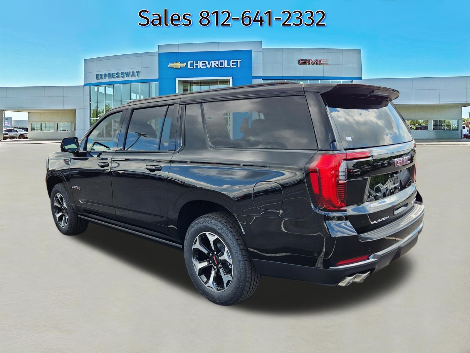 New 2026 GMC Yukon XL AT4 w/ AT4 Premium Package AWD/4WD image 3