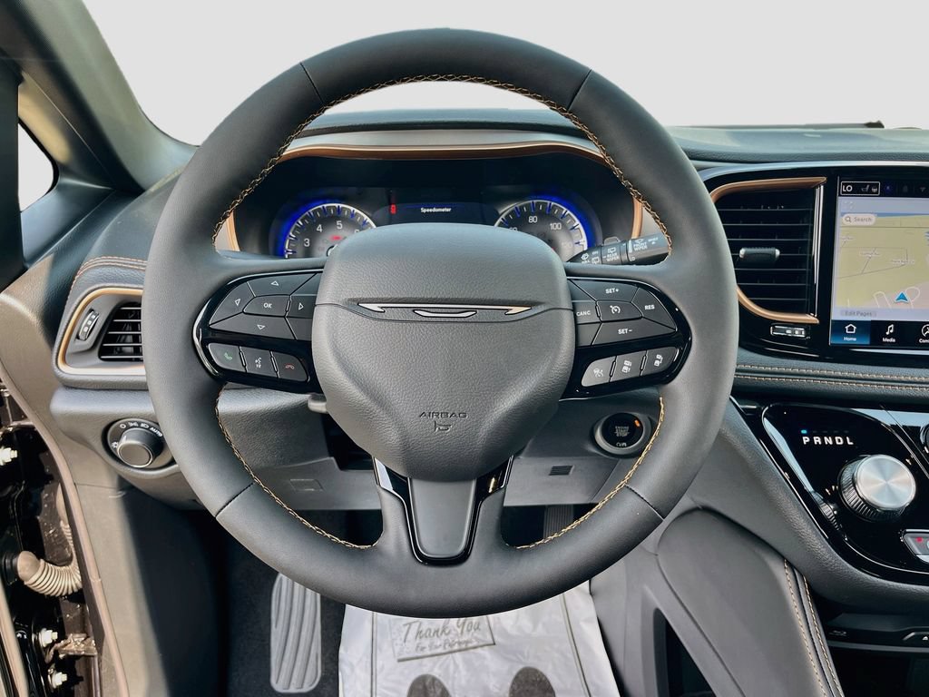 New 2027 Chrysler Pacifica Pinnacle w/ Theater Group FWD image 11