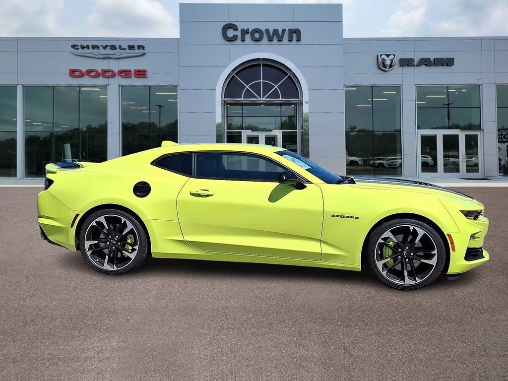 Used 2021 Chevrolet Camaro SS RWD image 7