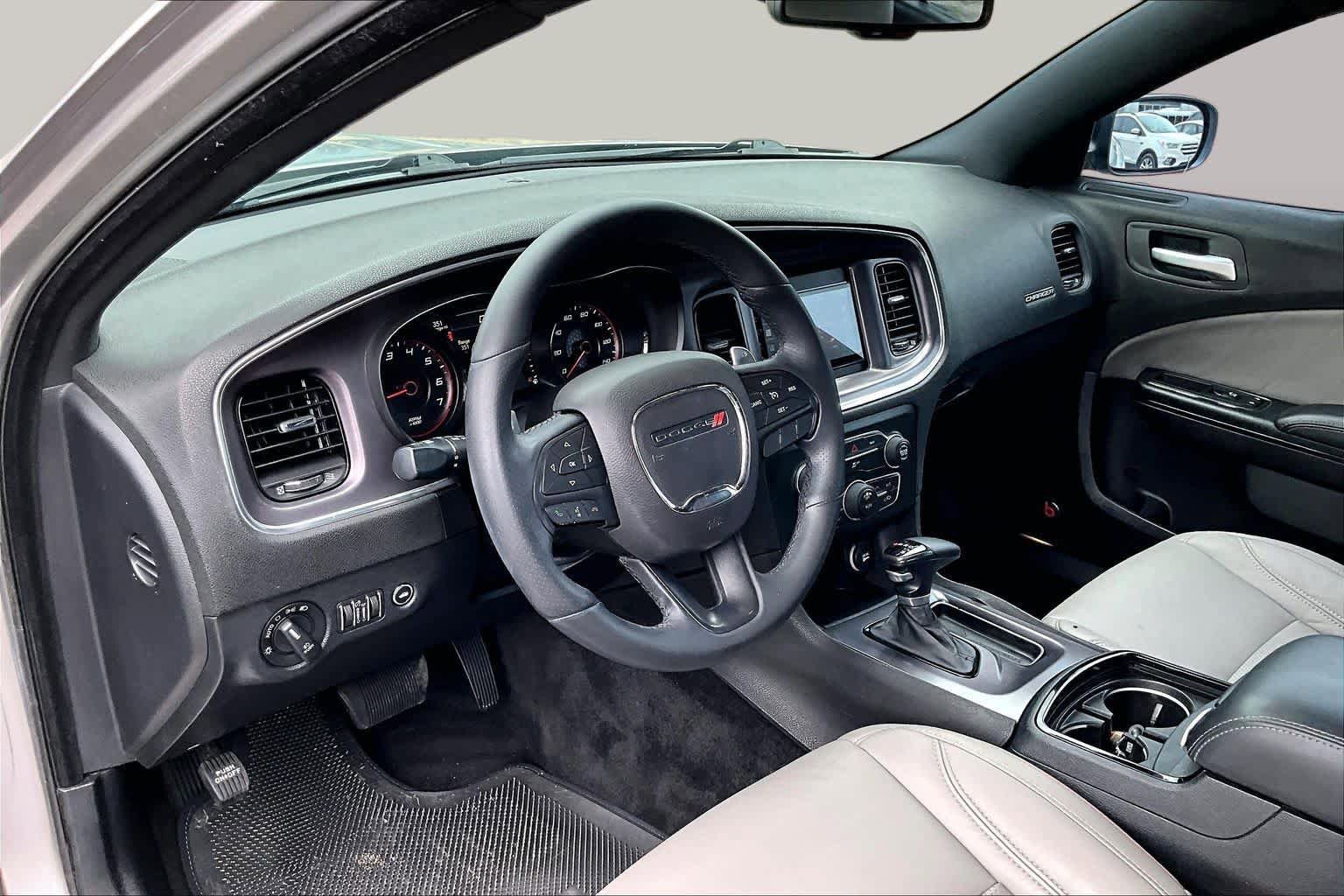 Used 2016 Dodge Charger SXT w/ Rallye Group RWD image 18