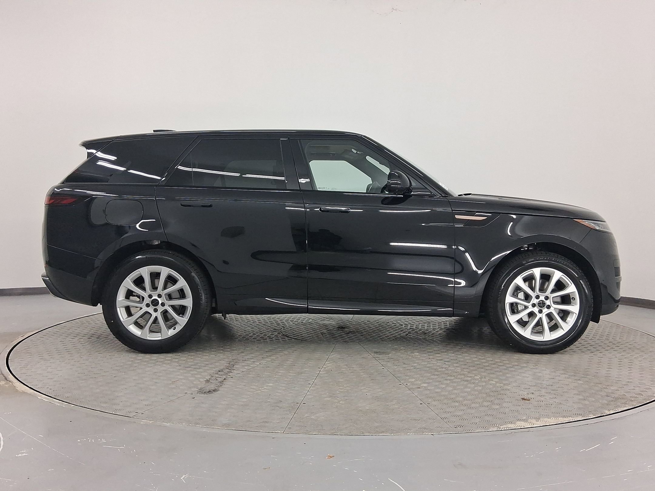 New 2026 Land Rover Range Rover Sport SE AWD/4WD image 8