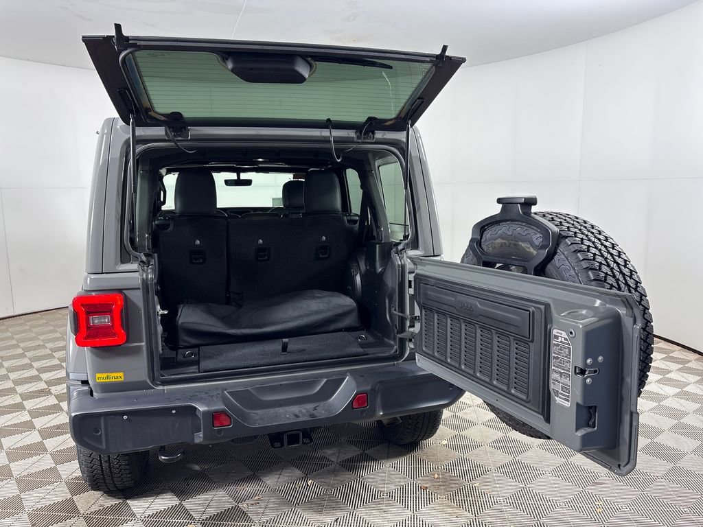 Used 2018 Jeep Wrangler Unlimited Sahara image 29