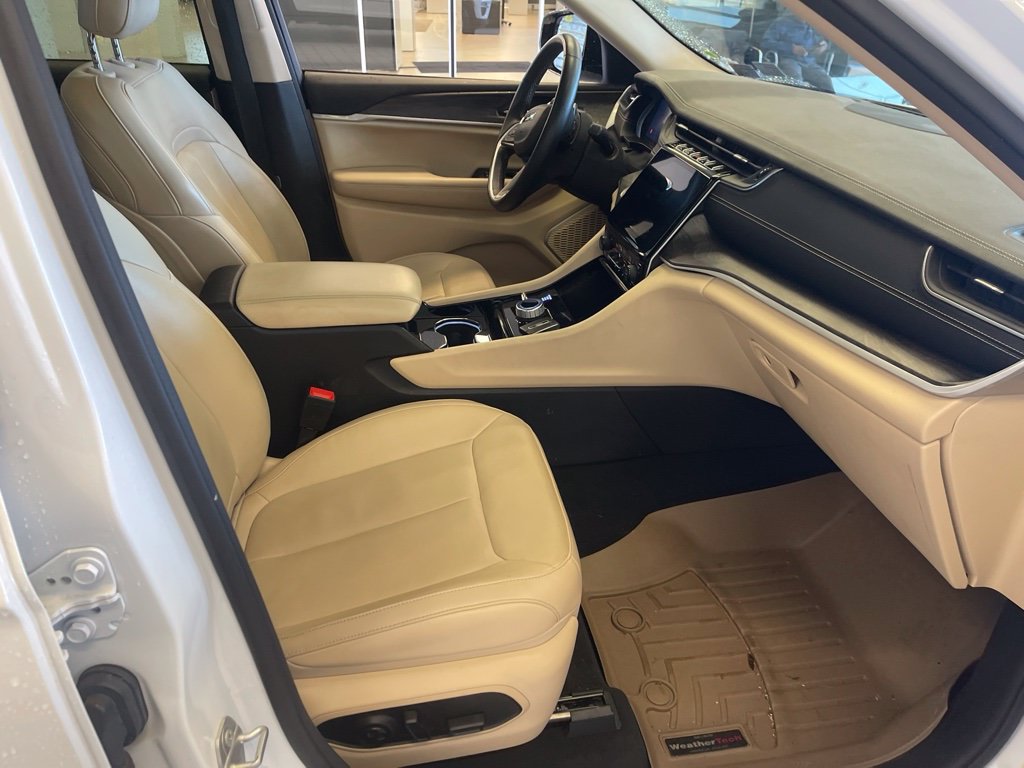 Used 2022 Jeep Grand Cherokee Limited AWD/4WD image 9