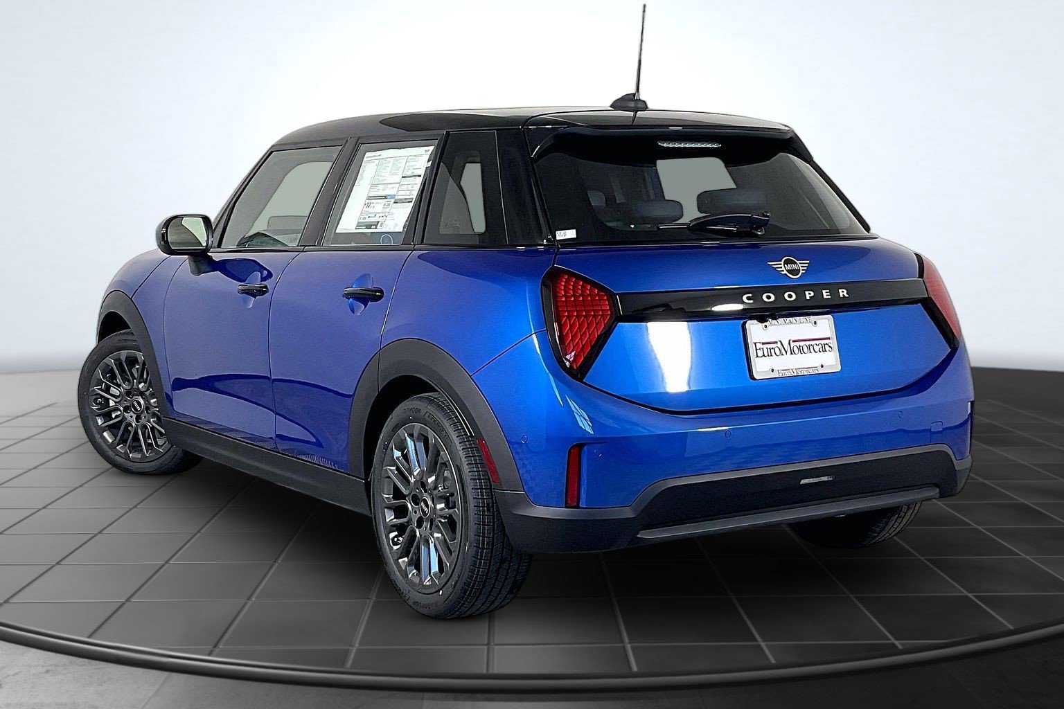 New 2026 MINI Cooper 4-Door Hardtop FWD image 3