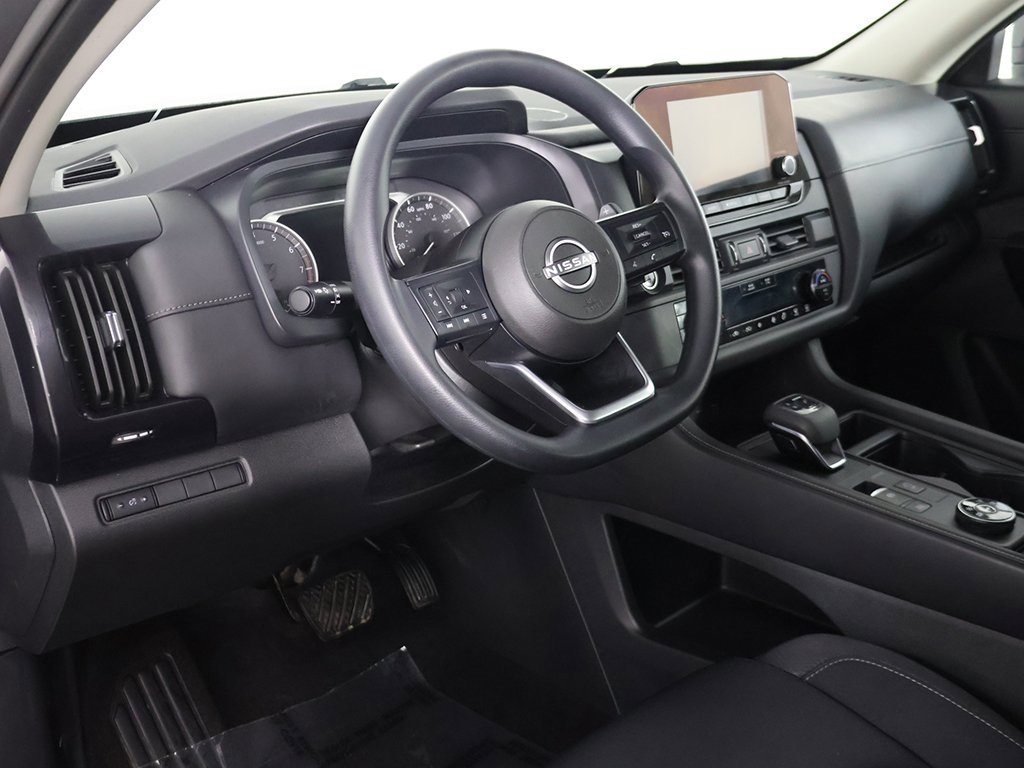 Used 2024 Nissan Pathfinder S image 25
