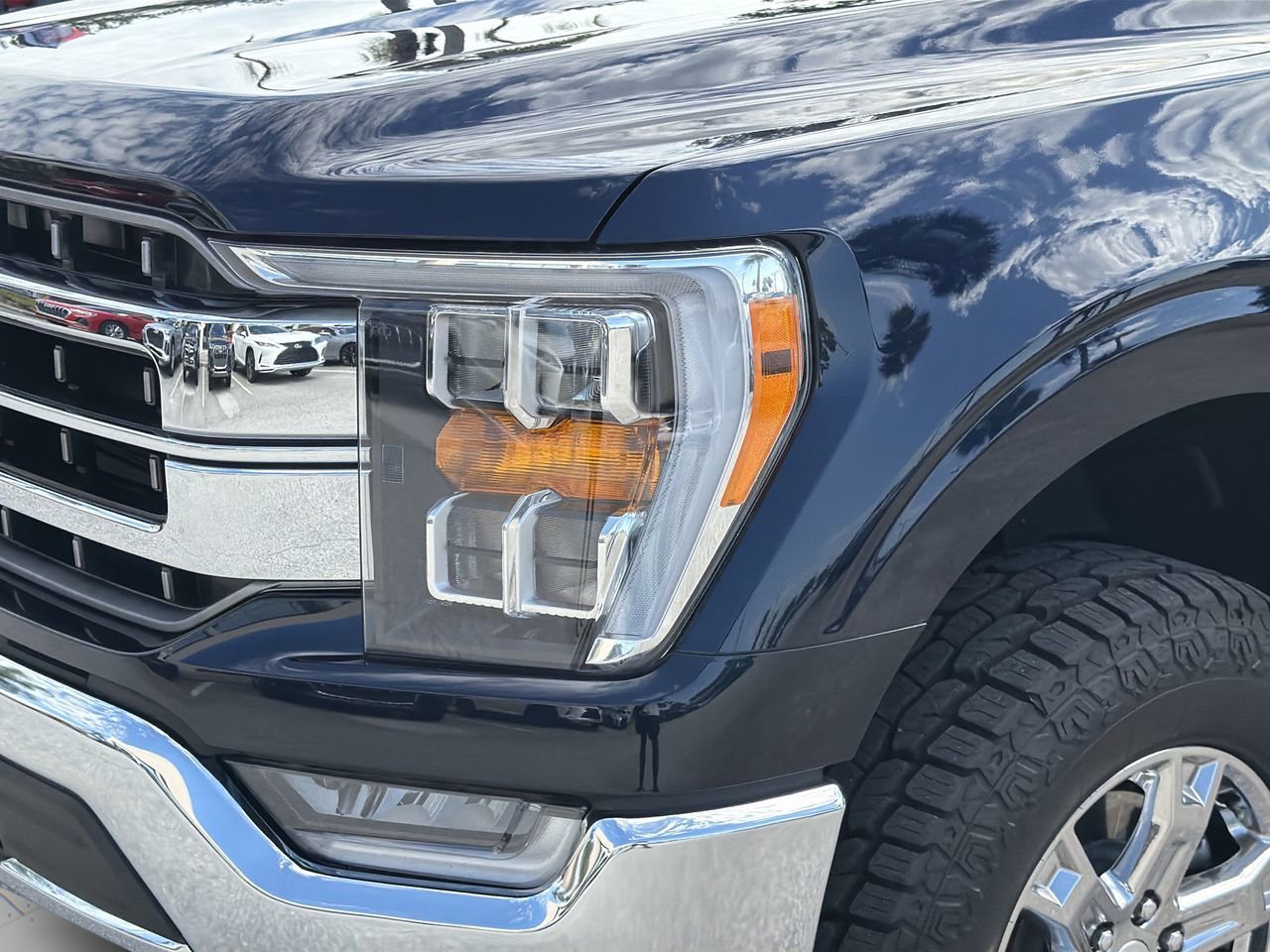 Certified 2023 Ford F150 Lariat w/ FX4 Off-Road Package AWD/4WD image 6