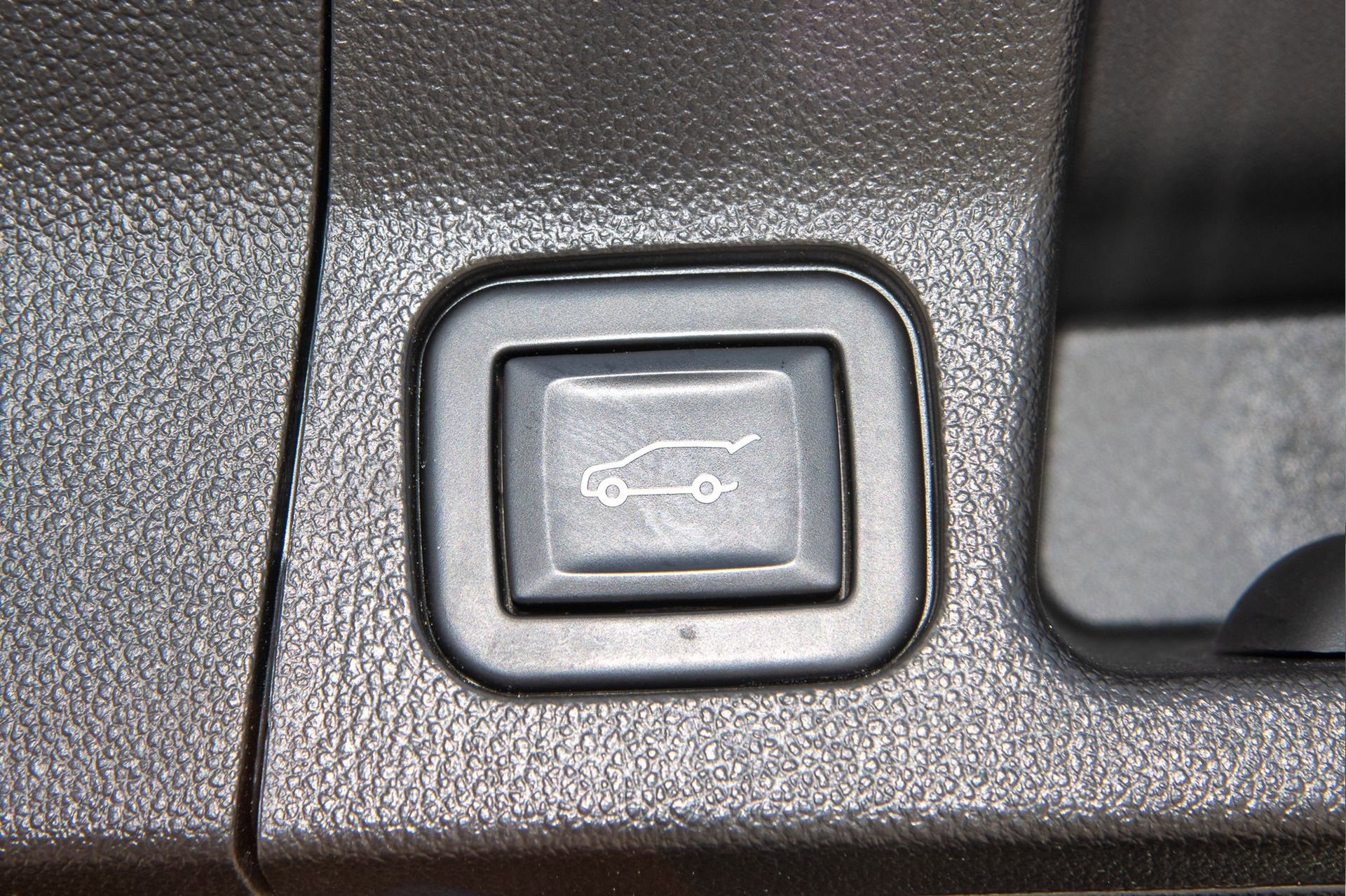 Used 2022 GMC Acadia SLE w/ Driver Convenience Package image 13