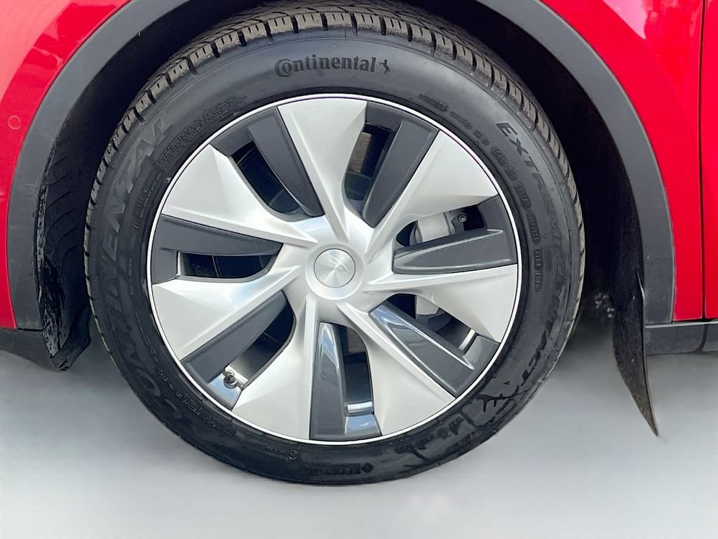 Used 2022 Tesla Model Y Long Range AWD/4WD image 32