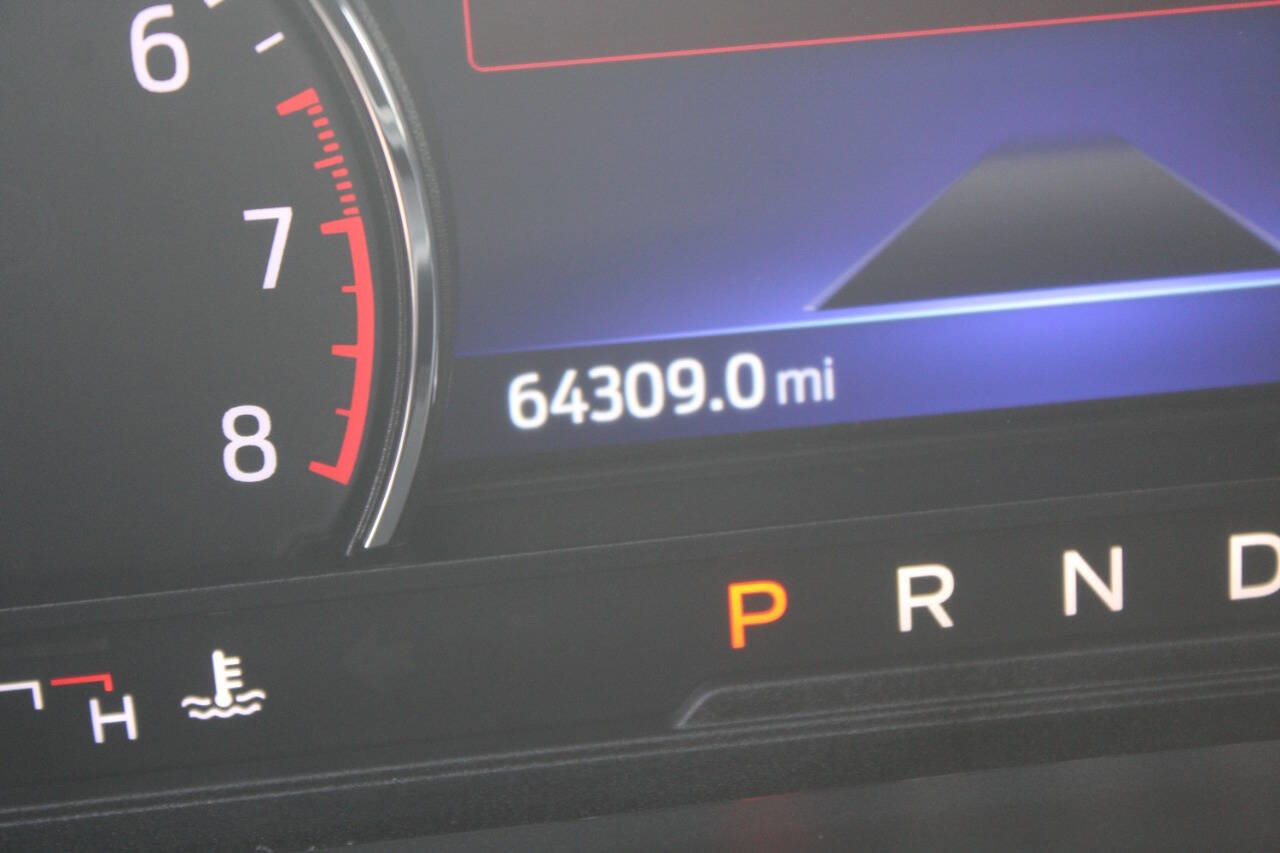 Used 2022 Ford Explorer XLT image 21
