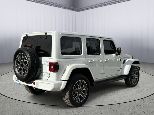 Used 2023 Jeep Wrangler Unlimited Sahara AWD/4WD image 8