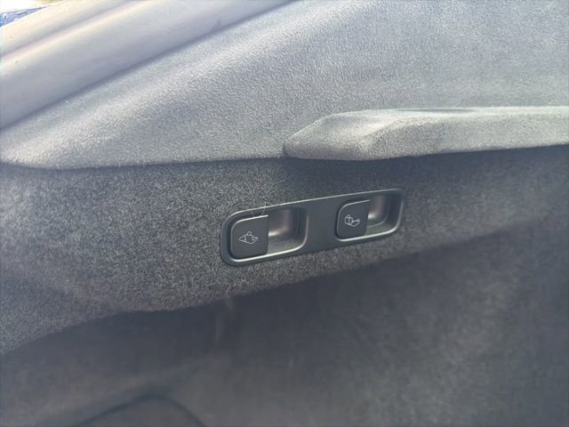 Used 2021 Tesla Model S Plaid image 11