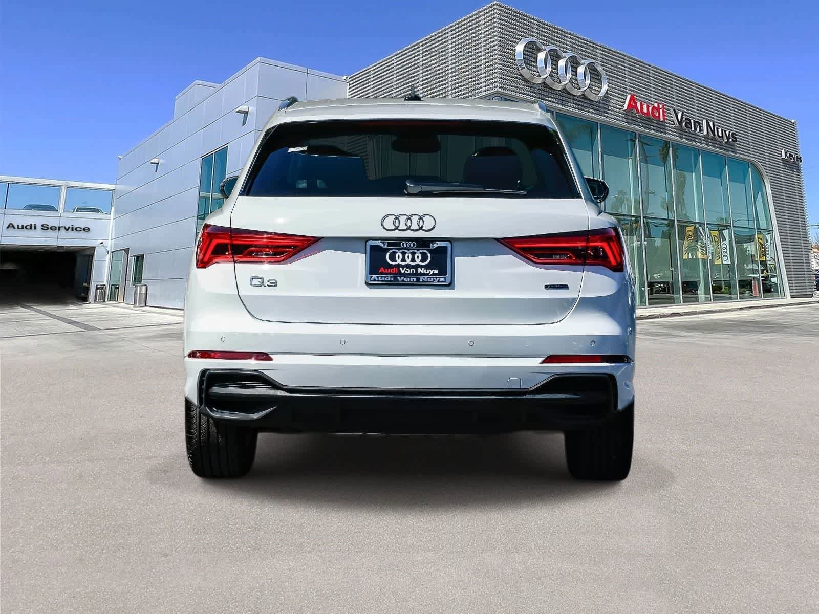 Used 2025 Audi Q3 2.0T Premium w/ Convenience Package image 3