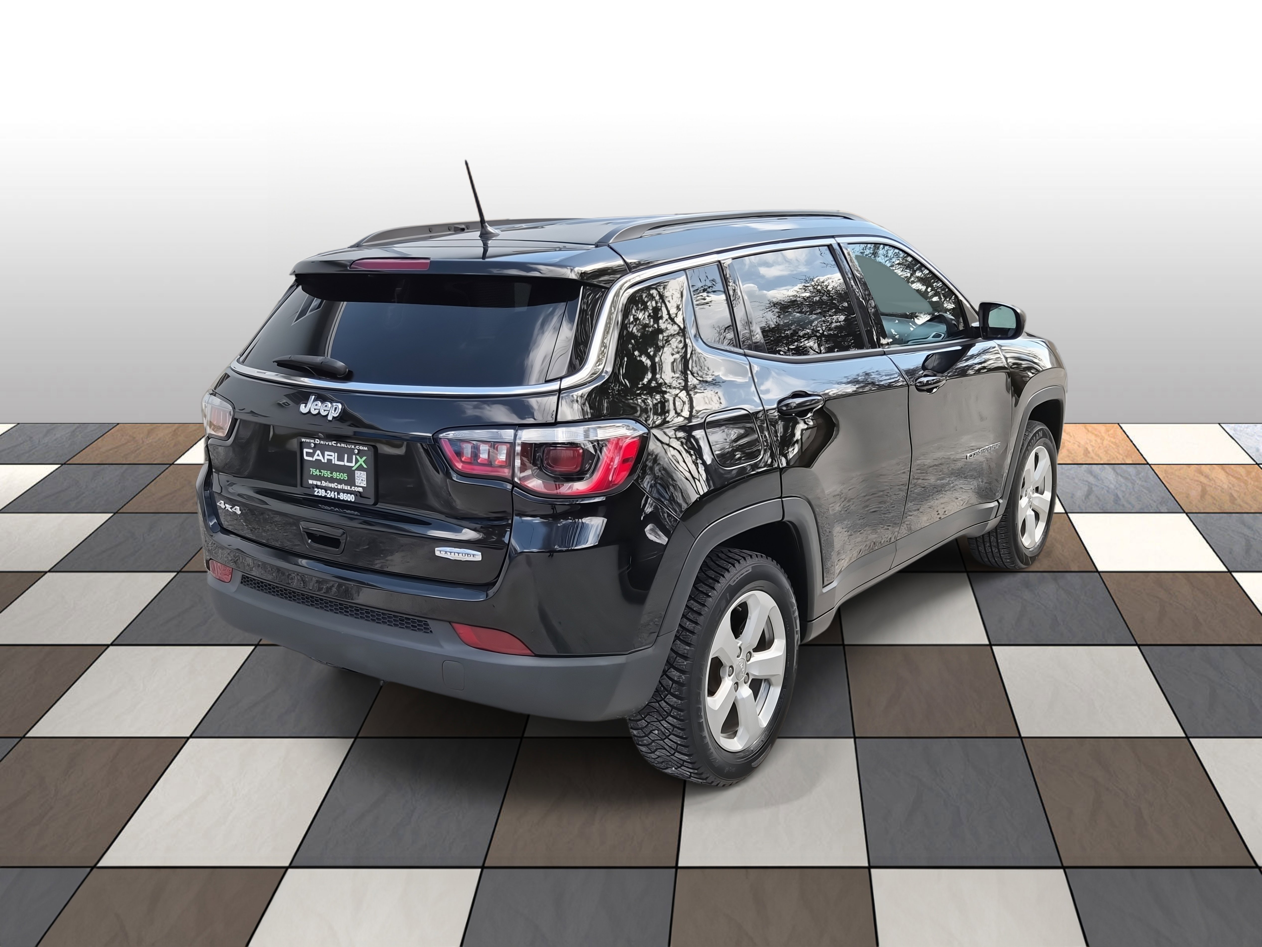 Used 2018 Jeep Compass Latitude w/ Cold Weather Group image 4