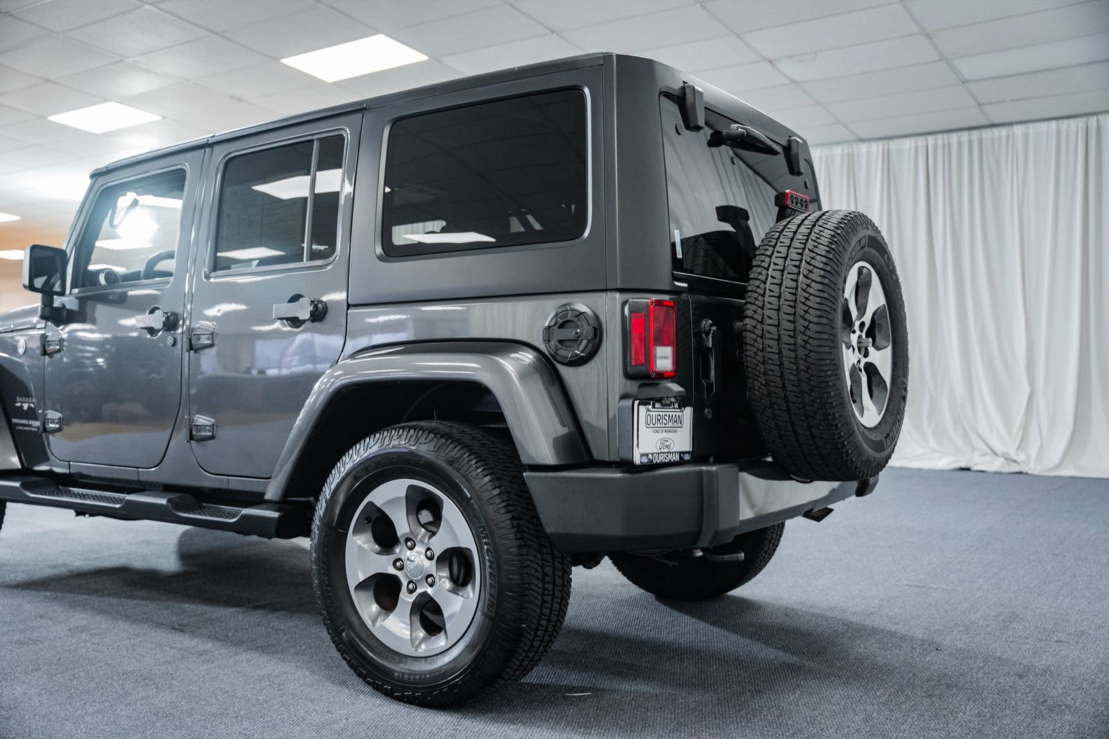 Used 2018 Jeep Wrangler Unlimited Sahara w/ Connectivity Group image 6