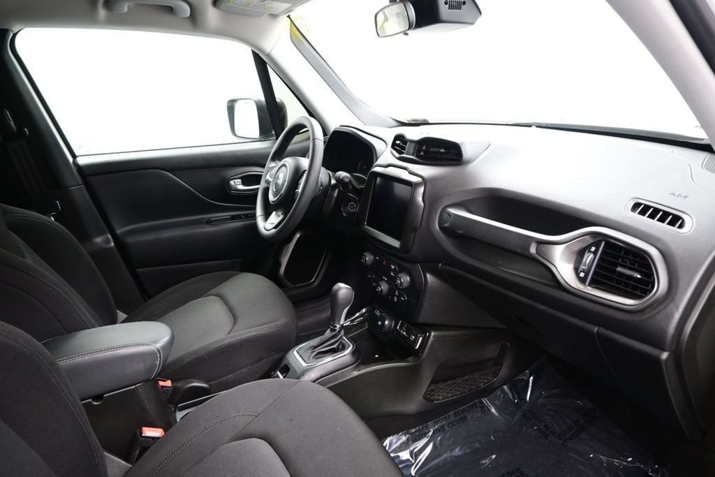 Used 2023 Jeep Renegade Latitude AWD/4WD image 11