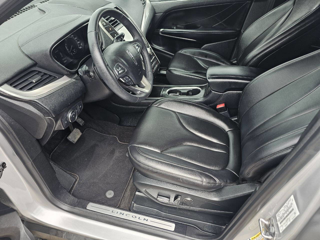 Used 2019 Lincoln MKC Premiere FWD image 7