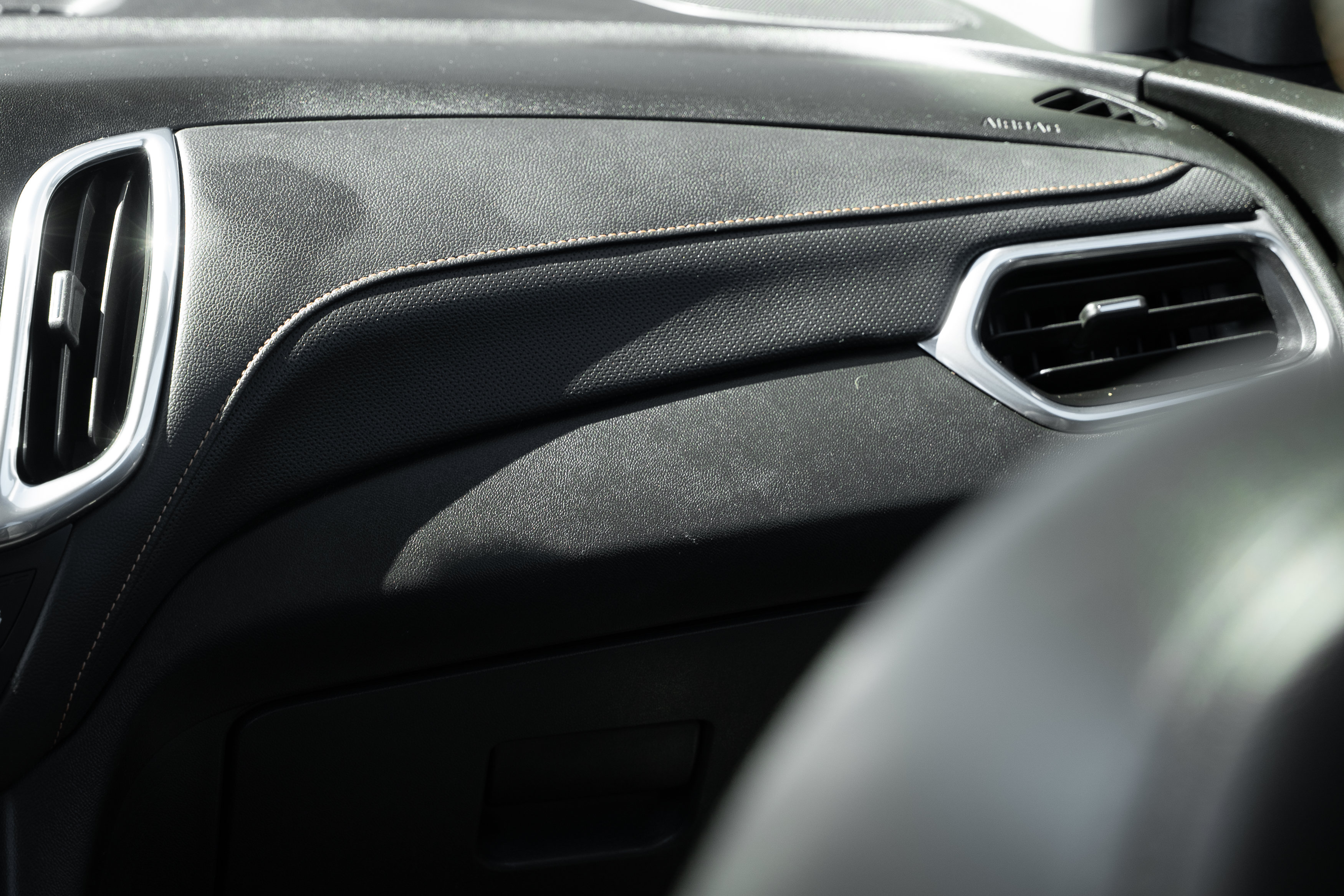 Used 2020 Chevrolet Equinox Premier FWD image 14