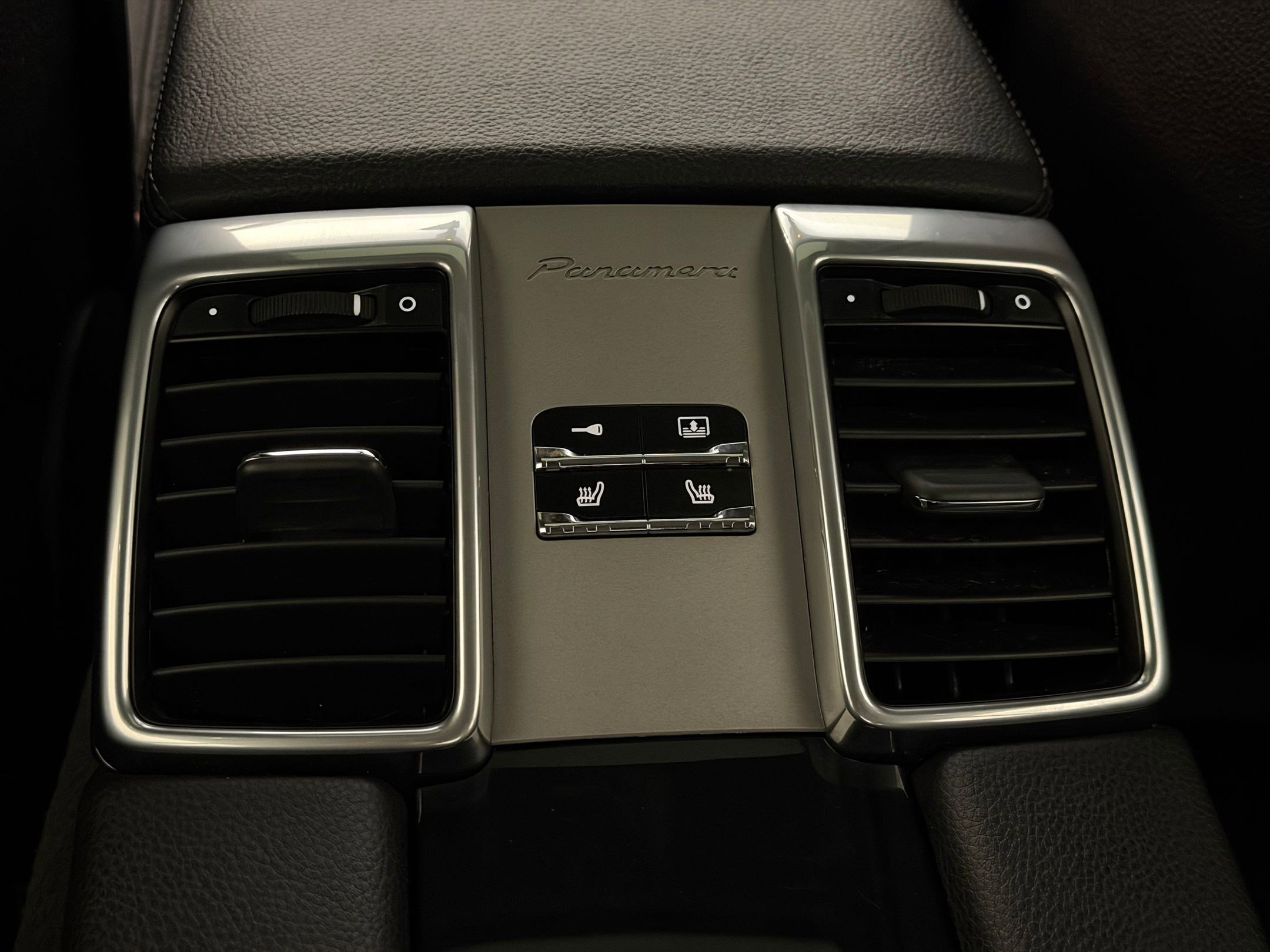 Used 2012 Porsche Panamera 4 image 27