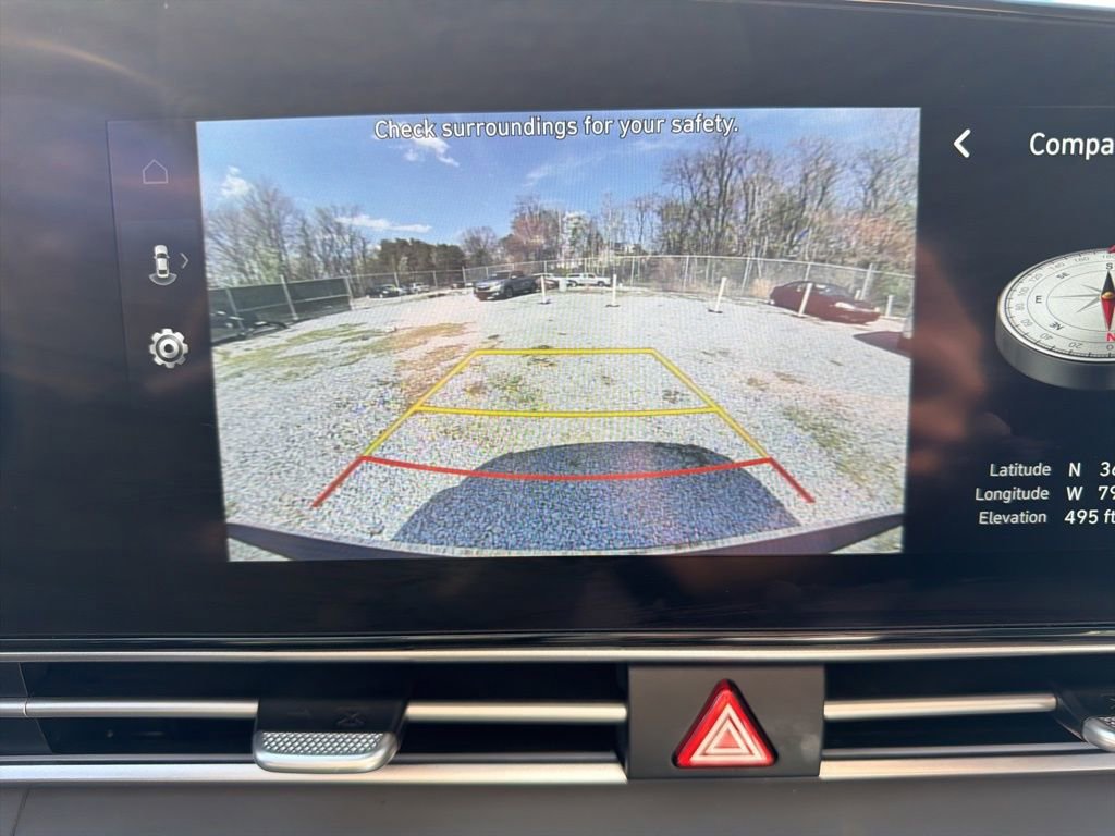 Used 2025 Hyundai Elantra SEL image 8