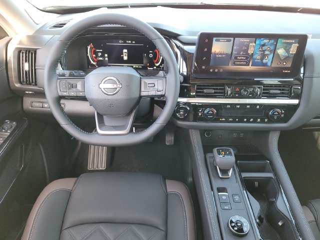 New 2026 Nissan Pathfinder Platinum AWD/4WD image 9