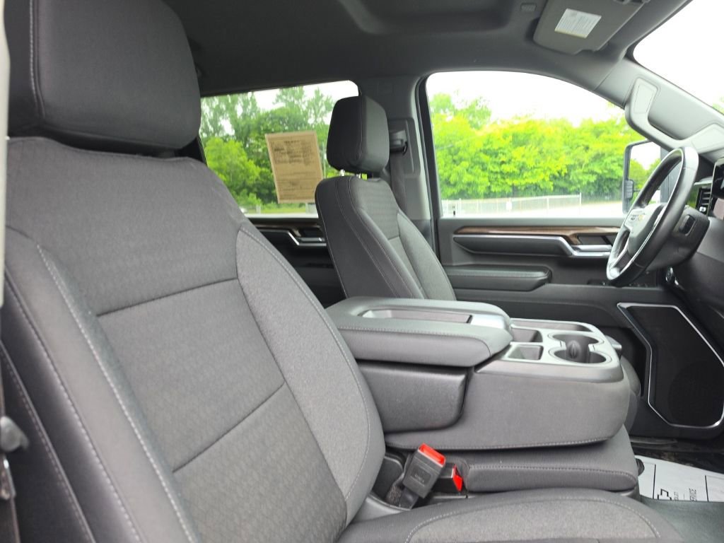 Used 2024 Chevrolet Silverado 3500 LT AWD/4WD image 31