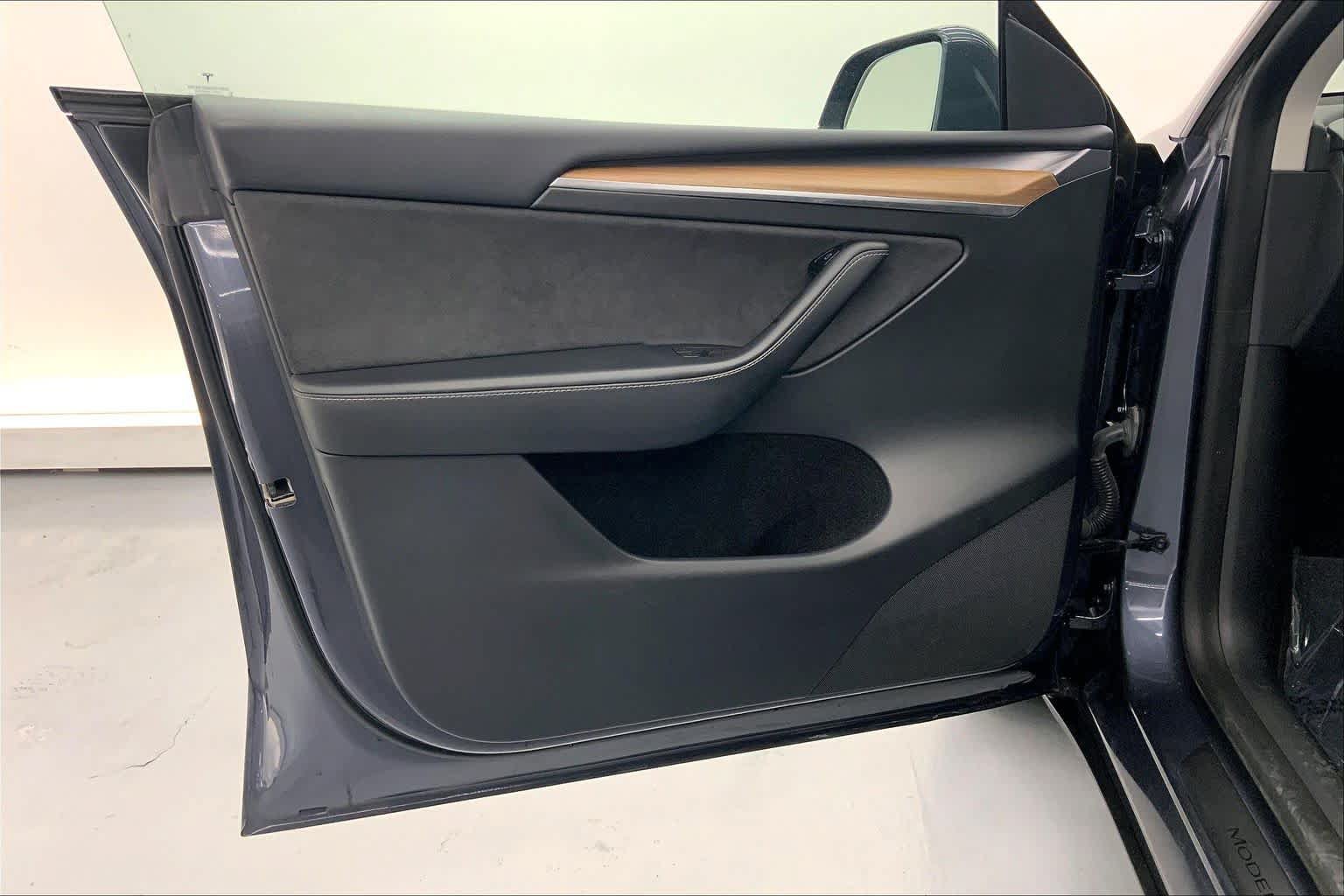 Used 2023 Tesla Model Y Long Range AWD/4WD image 18