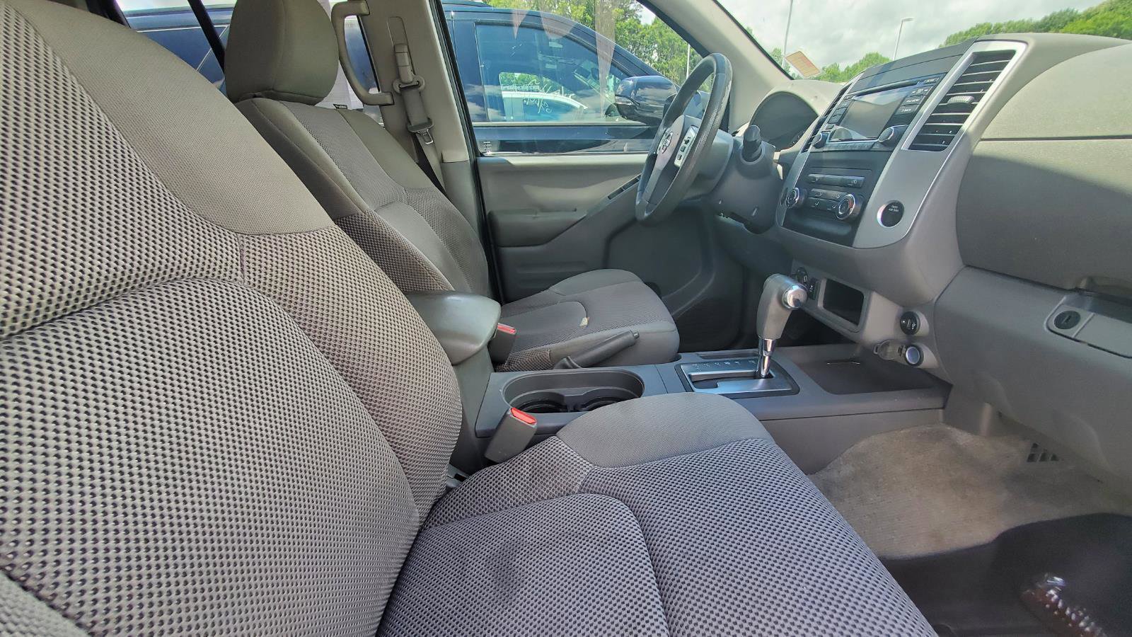 Used 2018 Nissan Frontier SV AWD/4WD image 4