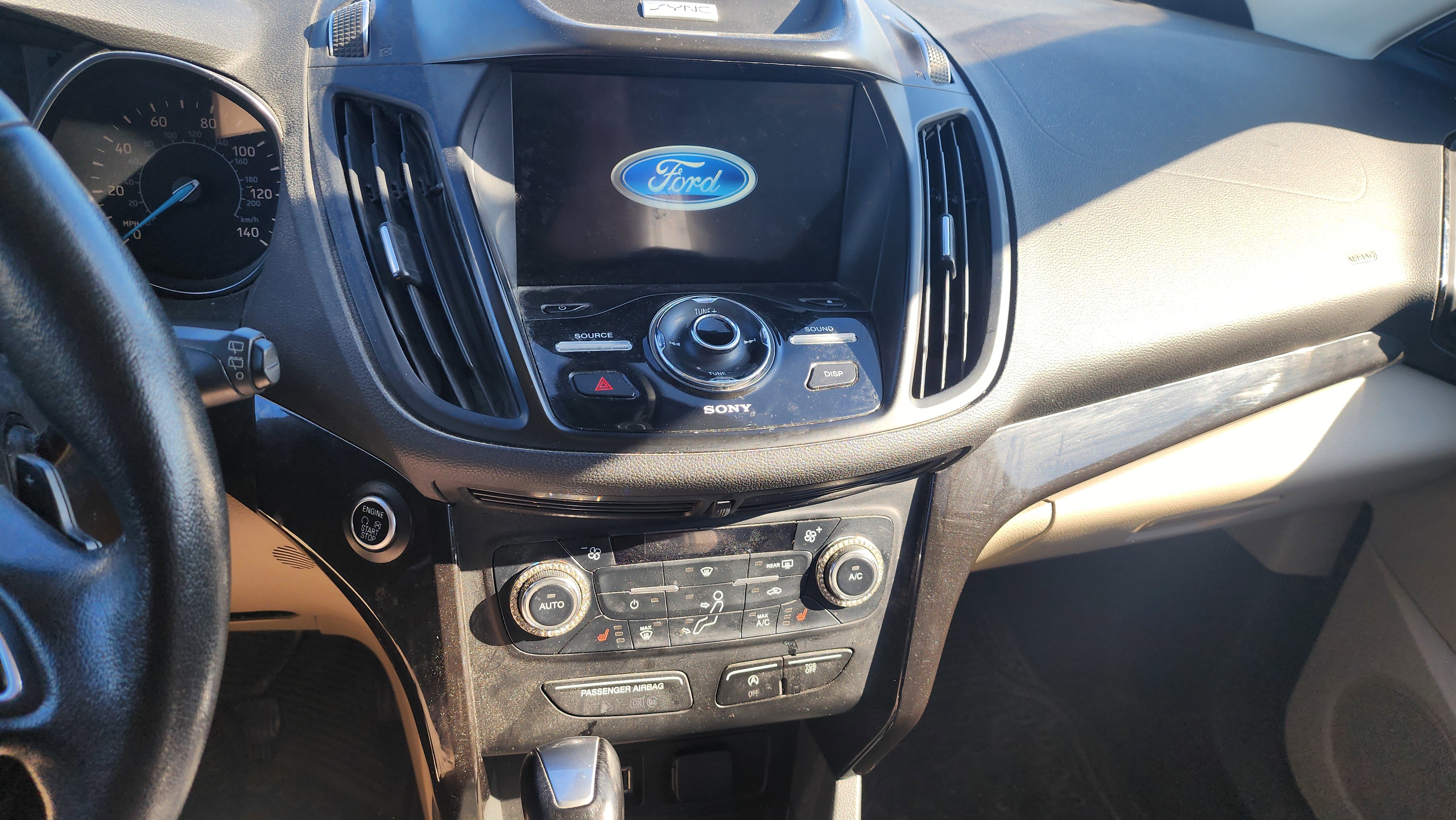 Used 2017 Ford Escape Titanium AWD/4WD image 9