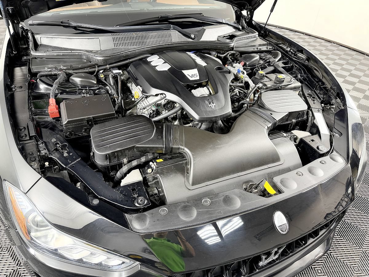 Used 2018 Maserati Ghibli RWD image 21