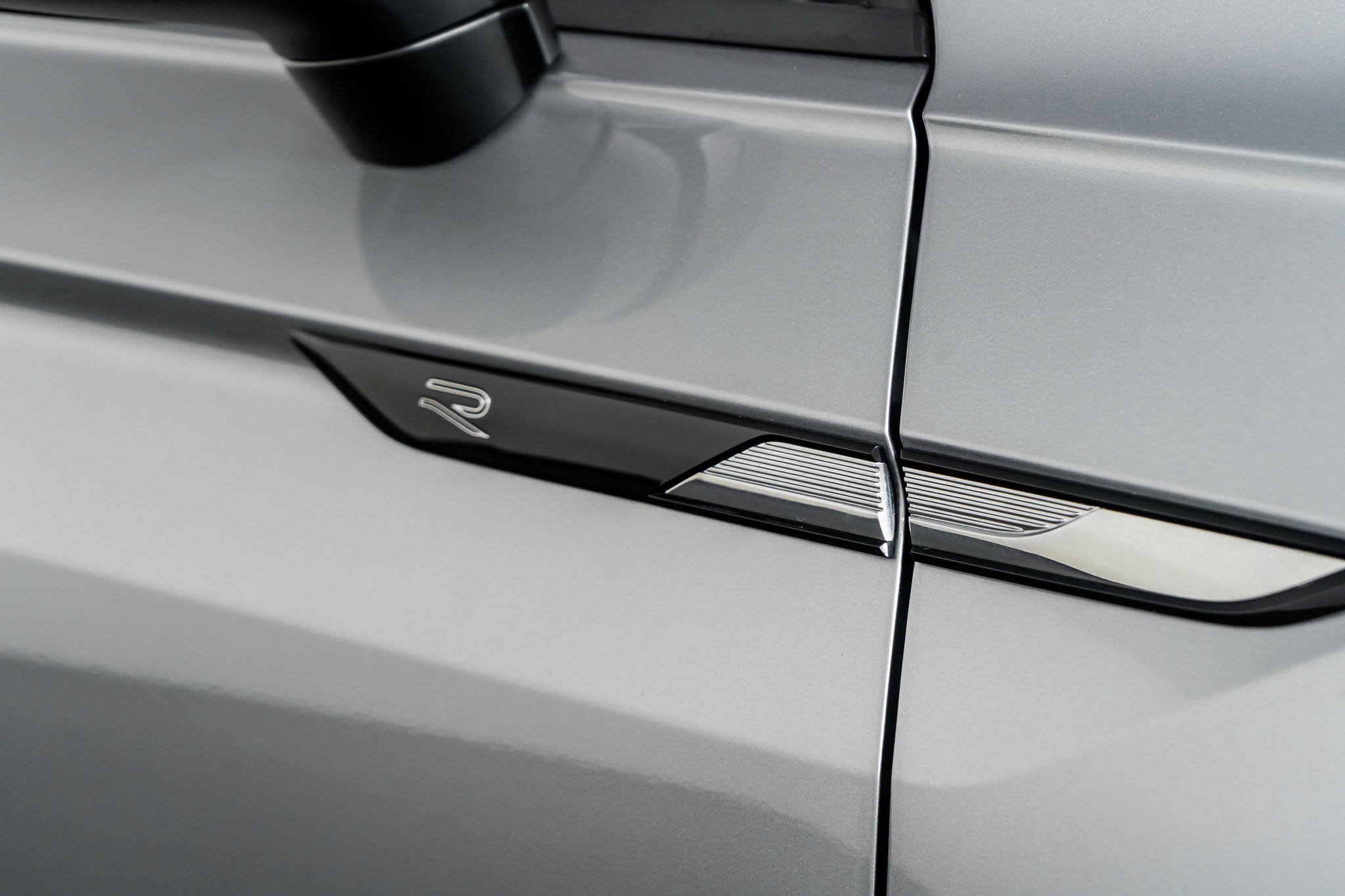 Used 2022 Volkswagen Tiguan SE R-Line image 34