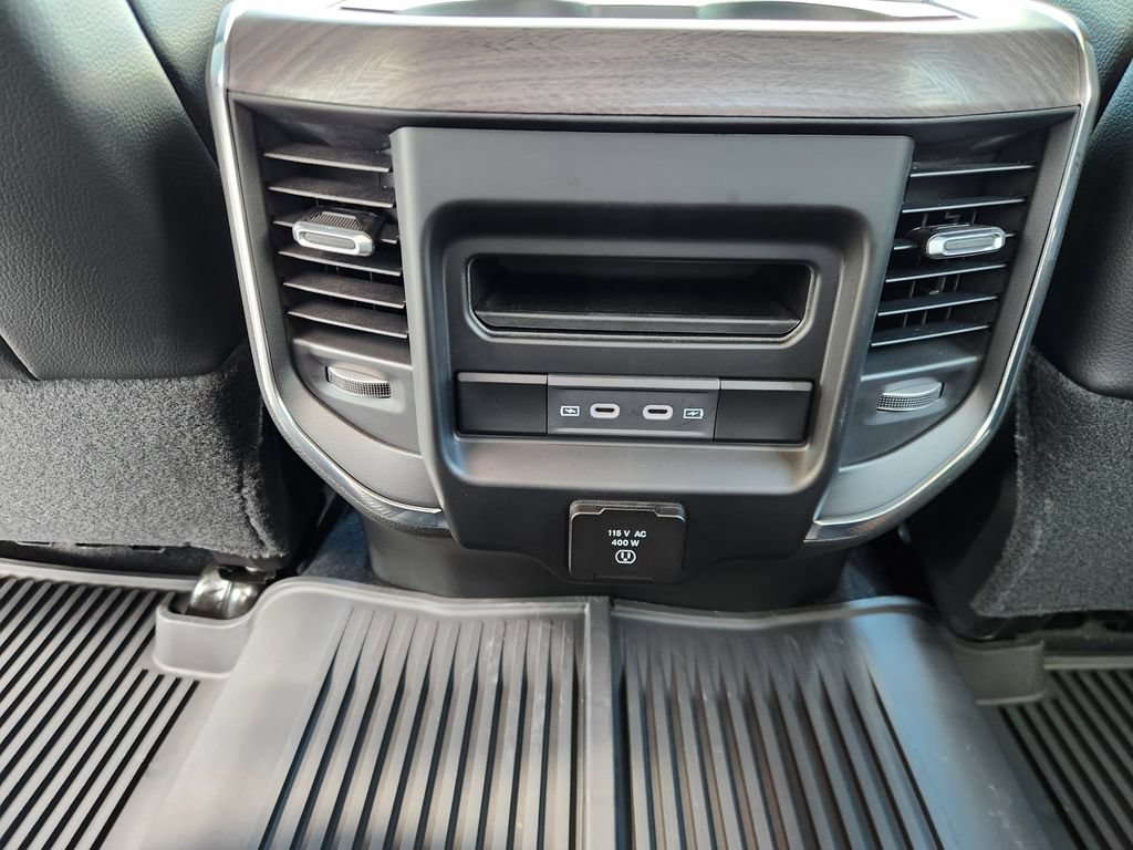 New 2026 RAM 2500 Laramie AWD/4WD image 18