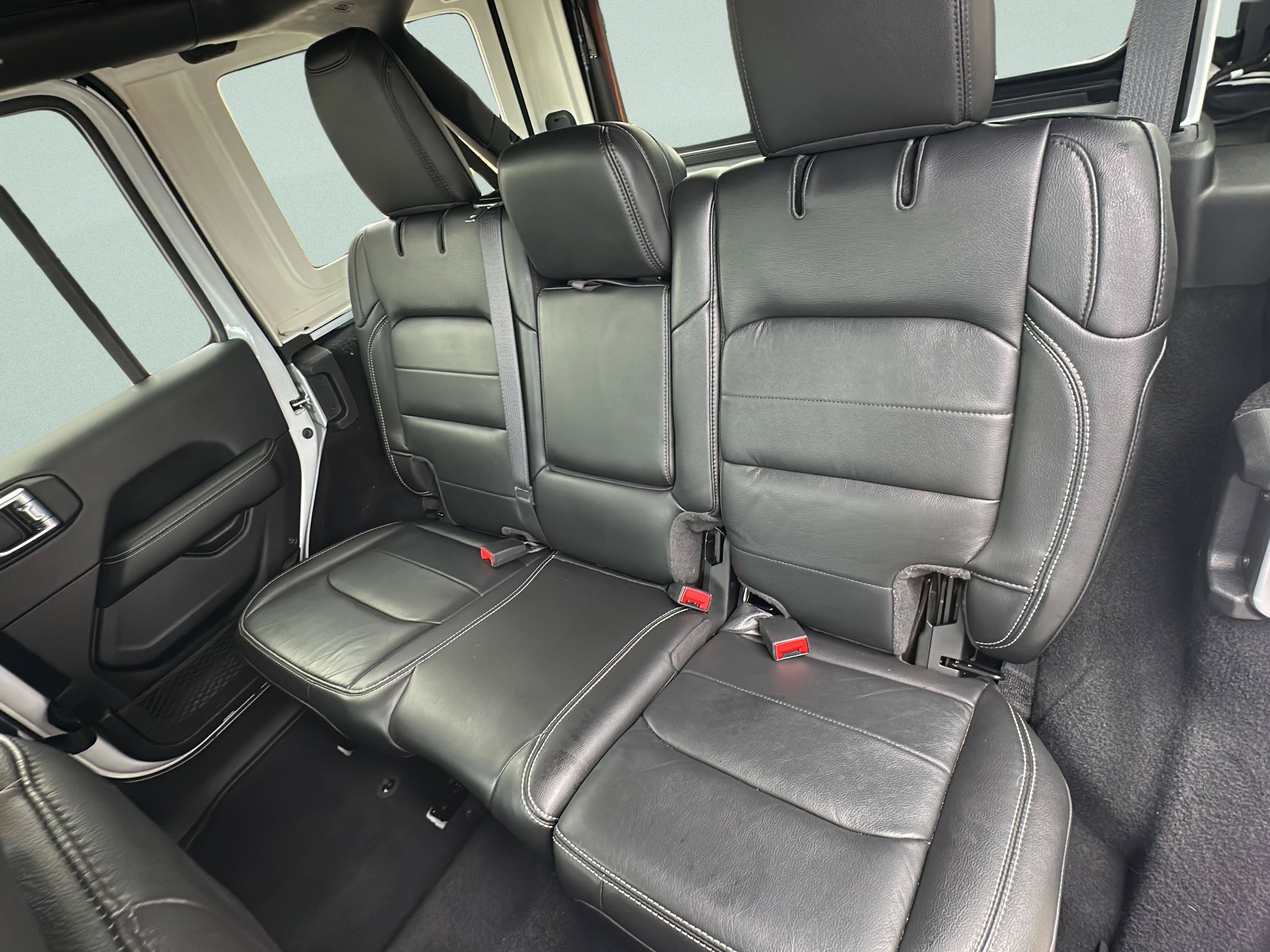 Used 2021 Jeep Wrangler Unlimited Sahara AWD/4WD image 10