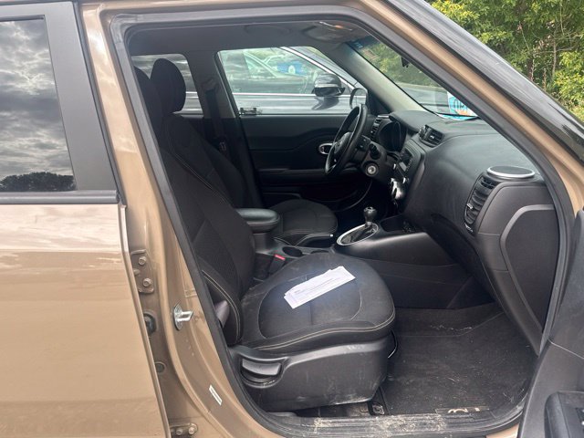 Used 2014 Kia Soul + FWD image 13