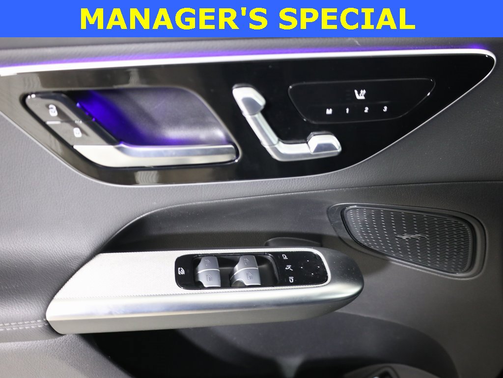 Used 2025 Mercedes-Benz GLC 300 4MATIC image 10