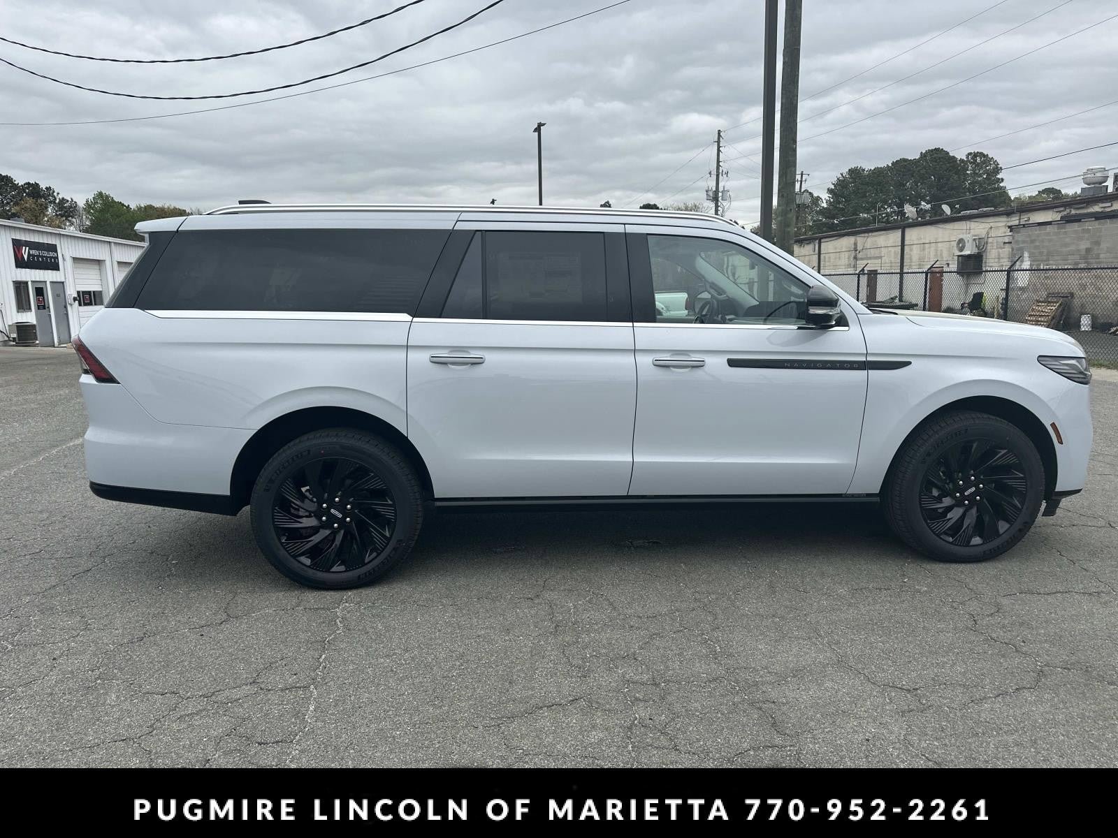 New 2026 Lincoln Navigator L Black Label AWD/4WD image 8
